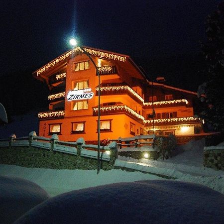 Hotel Zirmes Moena Bagian luar foto