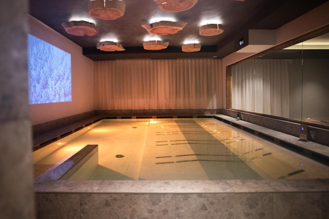 Hotel Zirmes Moena Bagian luar foto