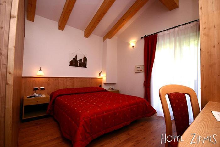 Hotel Zirmes Moena Bagian luar foto