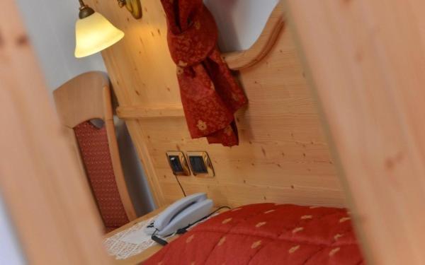 Hotel Zirmes Moena Bagian luar foto