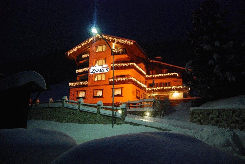 Hotel Zirmes Moena Bagian luar foto