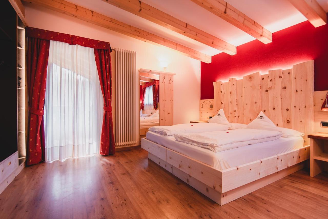 Hotel Zirmes Moena Bagian luar foto