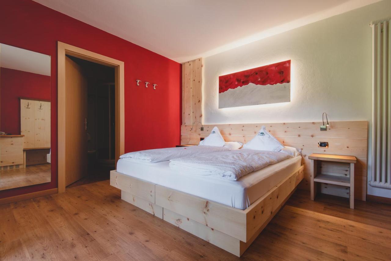 Hotel Zirmes Moena Bagian luar foto
